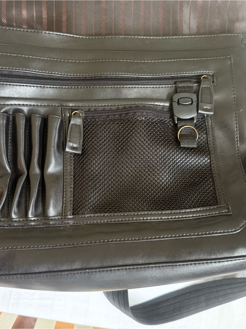 Buxton Black Soft Leather Men’s Organizer Briefcase in pristine condition. - Picture 9 of 16